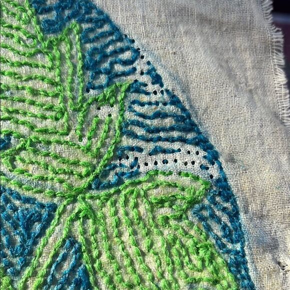 Handmade Colorful Bird Rug Hook - Picture 4 of 10